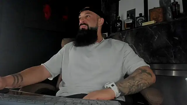 Snapshot of axxelrich_ chatting on October 27, 2025, 5:08 am axxelrich  online show from October 27, 2025, 5:08 am