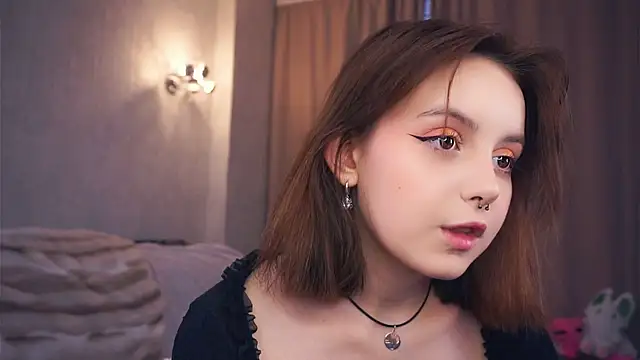 Snapshot of DevonaBucher chatting on October 11, 2025, 5:08 am DevonaBucher online show from October 11, 2025, 5:08 am