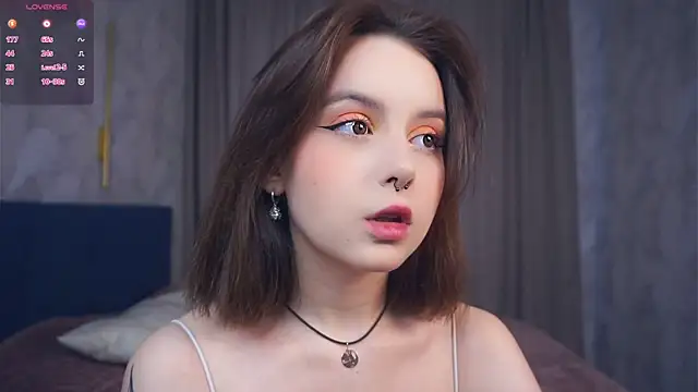 Snapshot of DevonaBucher chatting on October 16, 2025, 5:05 am DevonaBucher online show from October 16, 2025, 5:05 am