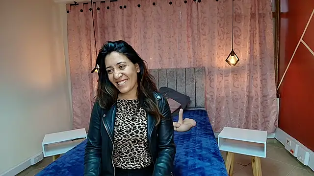 Snapshot of VioletaScott_ chatting on October 20, 2025, 2:39 pm VioletaScott  online show from October 20, 2025, 2:39 pm