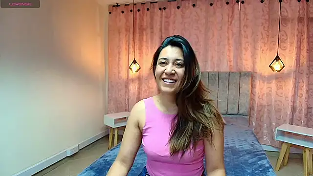 Snapshot of VioletaScott_ chatting on October 6, 2025, 1:12 pm VioletaScott  online show from October 6, 2025, 1:12 pm