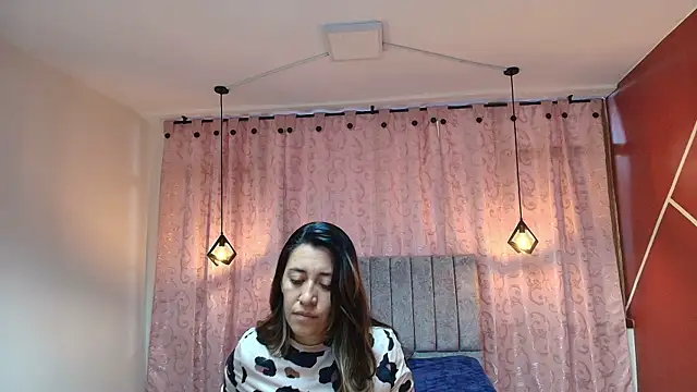 Snapshot of VioletaScott_ chatting on September 22, 2025, 2:01 pm VioletaScott  online show from September 22, 2025, 2:01 pm