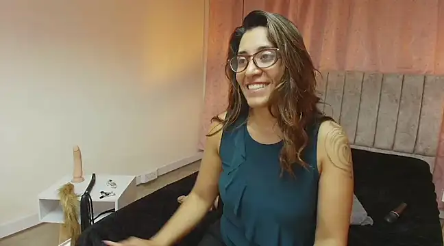 VioletaScott  online show from February 17, 2025, 10:05 pm