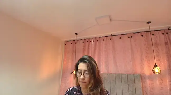 VioletaScott  online show from February 21, 2025, 1:00 pm
