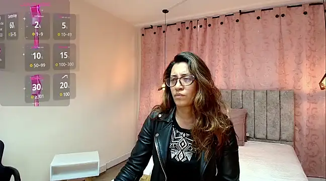 VioletaScott  online show from February 25, 2025, 1:00 pm