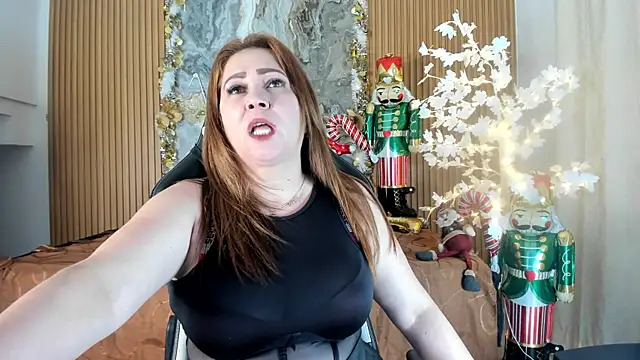 Snapshot of Danna_topless chatting on December 15, 2025, 12:11 pm Danna topless online show from December 15, 2025, 12:11 pm