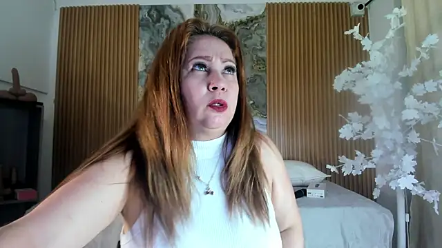 Snapshot of Danna_topless chatting on January 8, 2026, 12:00 pm Danna topless online show from January 8, 2026, 12:00 pm