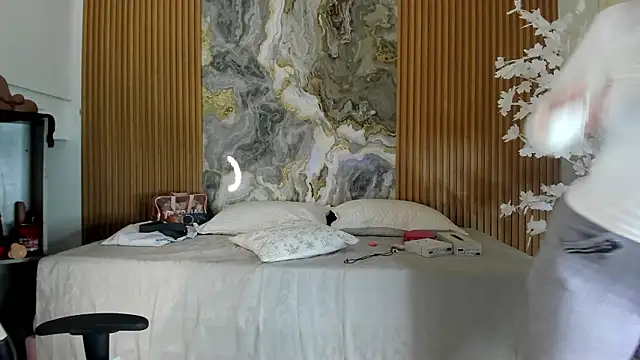 Snapshot of Danna_topless chatting on February 3, 2026, 12:10 pm Danna topless online show from February 3, 2026, 12:10 pm