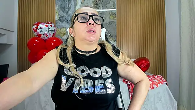 Danna topless online show from March 6, 2025, 12:09 pm