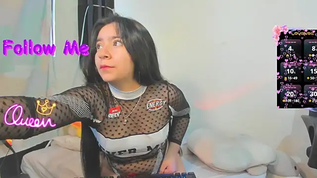 litle mily  online show from April 9, 2026, 10:05 pm