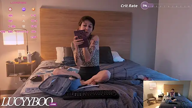 lovelylucyy online show from October 13, 2025, 10:43 pm