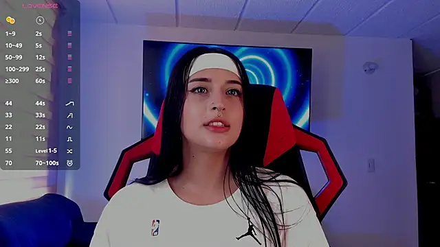 Charlotte greys online show from September 18, 2025, 8:23 pm