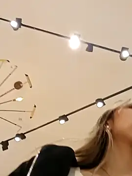 rachellboom online show from February 25, 2025, 10:42 pm