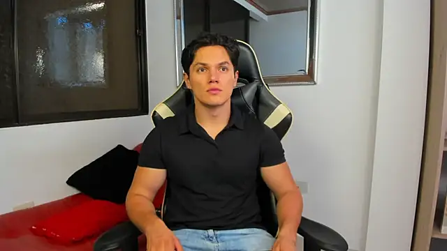 Snapshot of julian_wallace chatting on February 9, 2026, 8:51 pm julian wallace online show from February 9, 2026, 8:51 pm