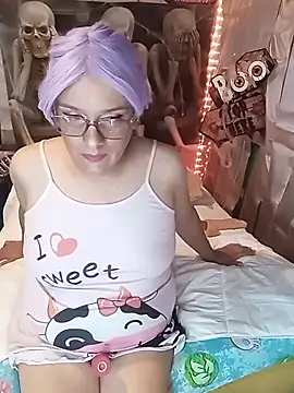 Snapshot of JOSSYANNE chatting on October 21, 2025, 5:18 am JOSSYANNE online show from October 21, 2025, 5:18 am