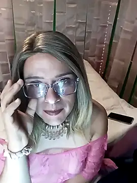 Snapshot of JOSSYANNE chatting on September 26, 2025, 4:41 am JOSSYANNE online show from September 26, 2025, 4:41 am