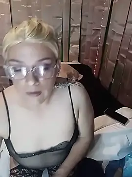 Snapshot of JOSSYANNE chatting on October 9, 2025, 6:03 am JOSSYANNE online show from October 9, 2025, 6:03 am