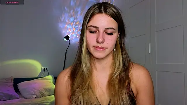 Snapshot of sophia_euphoriaa chatting on October 15, 2025, 6:33 am sophia euphoriaa online show from October 15, 2025, 6:33 am