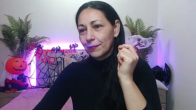 Snapshot of LiluGrants chatting on October 18, 2025, 6:10 pm LiluGrants online show from October 18, 2025, 6:10 pm