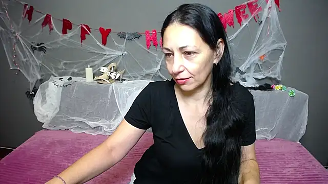 Snapshot of LiluGrants chatting on October 29, 2025, 7:24 pm LiluGrants online show from October 29, 2025, 7:24 pm