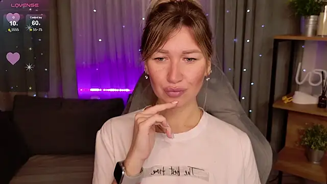 Snapshot of MilaBott chatting on October 7, 2025, 8:21 pm MilaBott online show from October 7, 2025, 8:21 pm