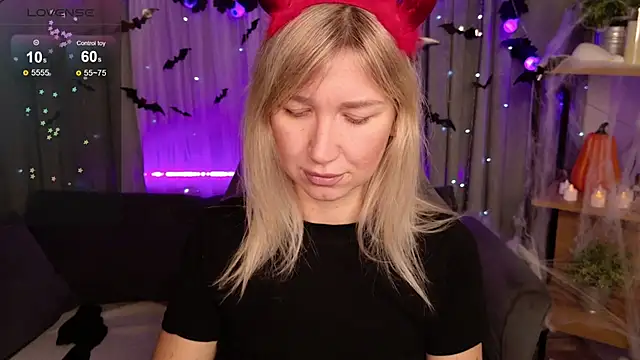 Snapshot of MilaBott chatting on October 28, 2025, 8:08 pm MilaBott online show from October 28, 2025, 8:08 pm