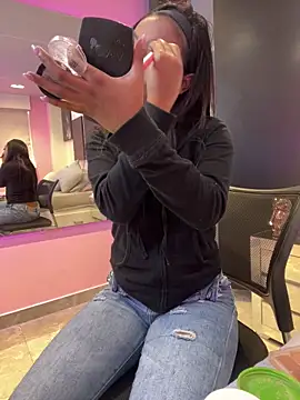 GabrielaLugo online show from February 9, 2026, 12:03 pm