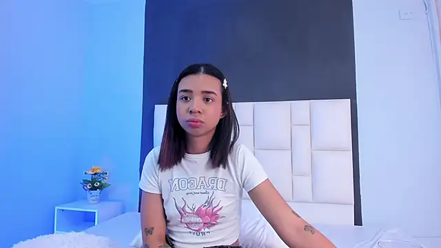 suzanelee online show from February 20, 2025, 2:35 pm