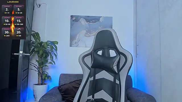 Snapshot of Yeiko_Romero_ chatting on October 9, 2025, 8:04 am Yeiko Romero  online show from October 9, 2025, 8:04 am