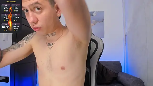 Snapshot of Yeiko_Romero_ chatting on October 14, 2025, 9:43 am Yeiko Romero  online show from October 14, 2025, 9:43 am