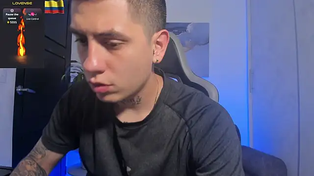 Yeiko Romero  online show from November 5, 2025, 8:23 pm