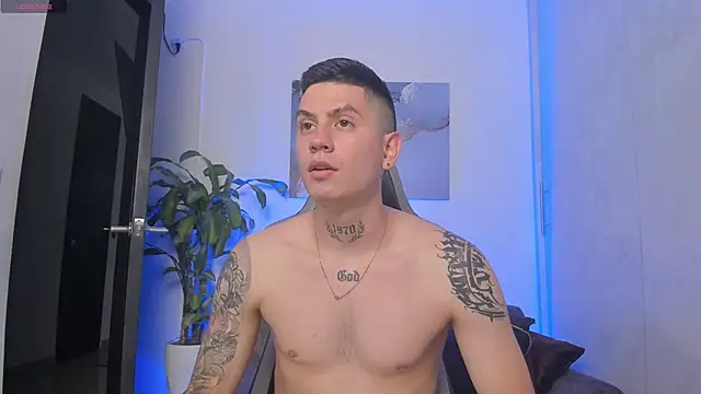 Snapshot of Yeiko_Romero_ chatting on October 23, 2025, 5:22 pm Yeiko Romero  online show from October 23, 2025, 5:22 pm