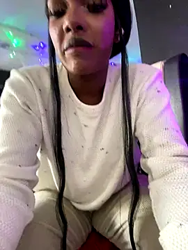 TIFFANYYSTAR online show from December 17, 2025, 5:51 pm