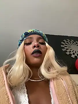 TIFFANYYSTAR online show from October 29, 2025, 2:16 pm