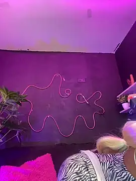 TIFFANYYSTAR online show from September 29, 2025, 5:29 pm