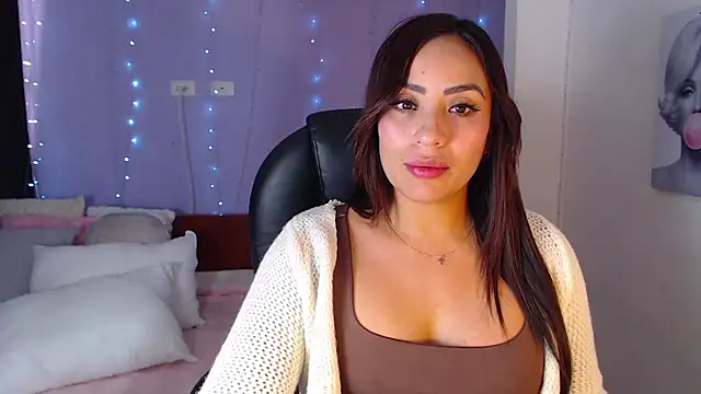 Snapshot of Paulina_627 chatting on February 14, 2026, 6:41 pm Paulina 627 online show from February 14, 2026, 6:41 pm