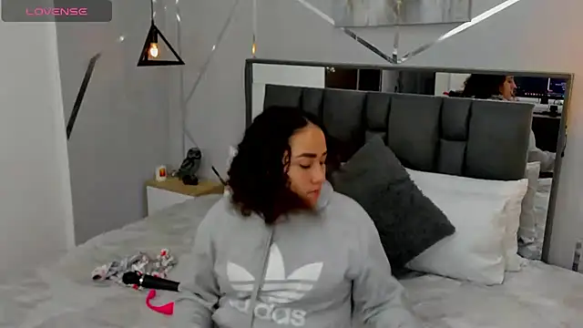 Ayla martinez online show from February 28, 2025, 10:28 pm