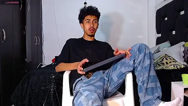 RyanRizzo online show from January 8, 2025, 12:28 am