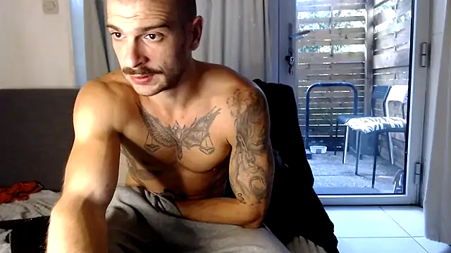 Snapshot of Greyoff chatting on October 4, 2025, 2:18 pm Greyoff online show from October 4, 2025, 2:18 pm