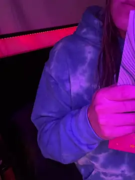 SummerV91 online show from February 9, 2026, 6:22 am