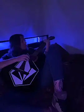 SummerV91 online show from March 5, 2026, 4:31 am