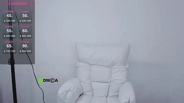 Snapshot of 9ering-Er chatting on September 25, 2025, 8:04 pm 9ering-Er online show from September 25, 2025, 8:04 pm