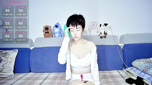 Snapshot of 9ering-Er chatting on October 12, 2025, 8:37 am 9ering-Er online show from October 12, 2025, 8:37 am