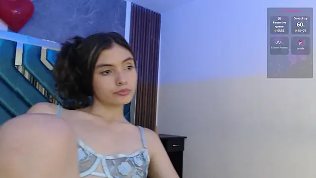ValeryLargo online show from February 15, 2025, 7:28 pm