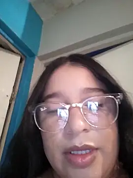 Snapshot of Leslydeleon23 chatting on September 28, 2025, 2:40 am Leslydeleon23 online show from September 28, 2025, 2:40 am