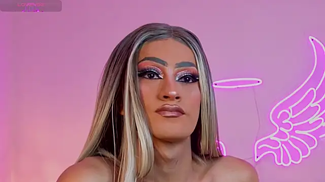 Snapshot of _scarletmoore chatting on September 17, 2025, 6:37 am scarletmoore online show from September 17, 2025, 6:37 am