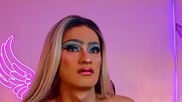 Snapshot of _scarletmoore chatting on September 23, 2025, 8:43 am scarletmoore online show from September 23, 2025, 8:43 am