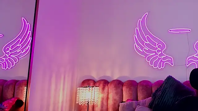 Snapshot of _scarletmoore chatting on September 20, 2025, 9:36 am scarletmoore online show from September 20, 2025, 9:36 am