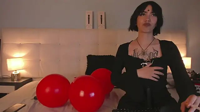 Zowi Hottiee online show from February 13, 2025, 5:16 am