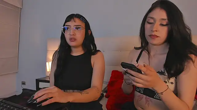 Zowi Hottiee online show from December 31, 2024, 3:23 am